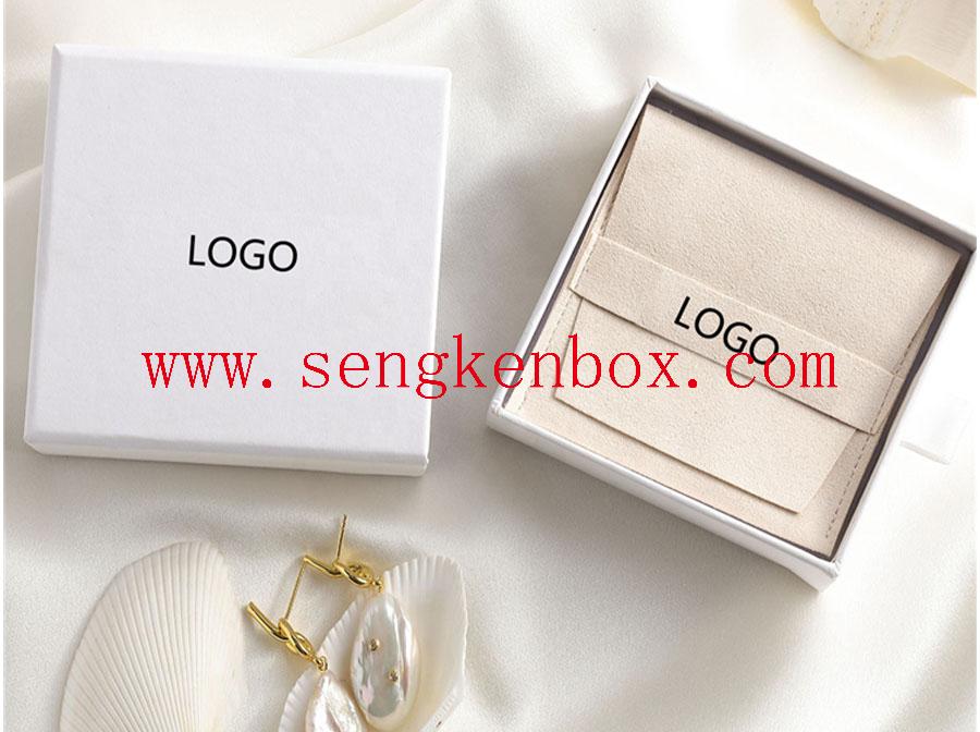 Caja de papel con logotipo personalizado