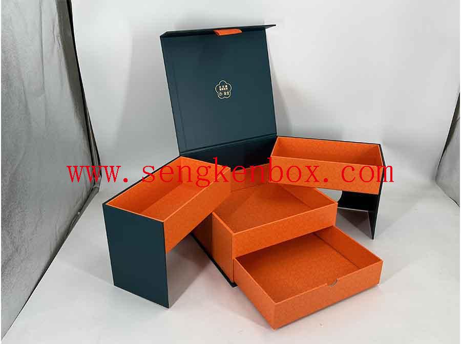 Caja de regalo de papel rayado naranja
