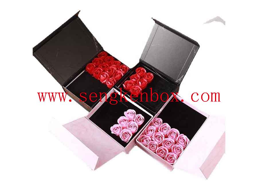 Caja de regalo de rosa inmortal con joyería de flor de jabón