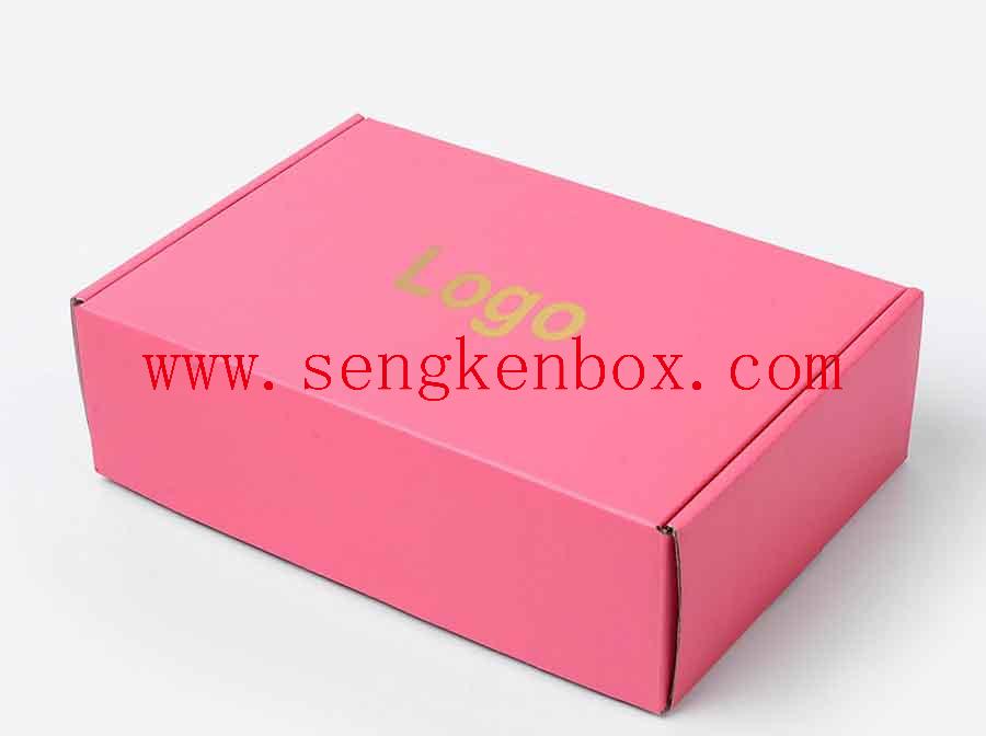 Caja de embalaje de ropa rosa