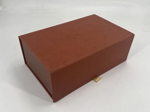 OEM y ODM Book Shaped Magnetic Rigid Paper Box with Foam Insert a la venta