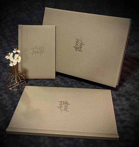 OEM y ODM High-quality exquisite gold photo album with high-end gift box a la venta