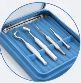 Caja de hojalata con bisagra e inserción de silicona 73*104*H15mm
